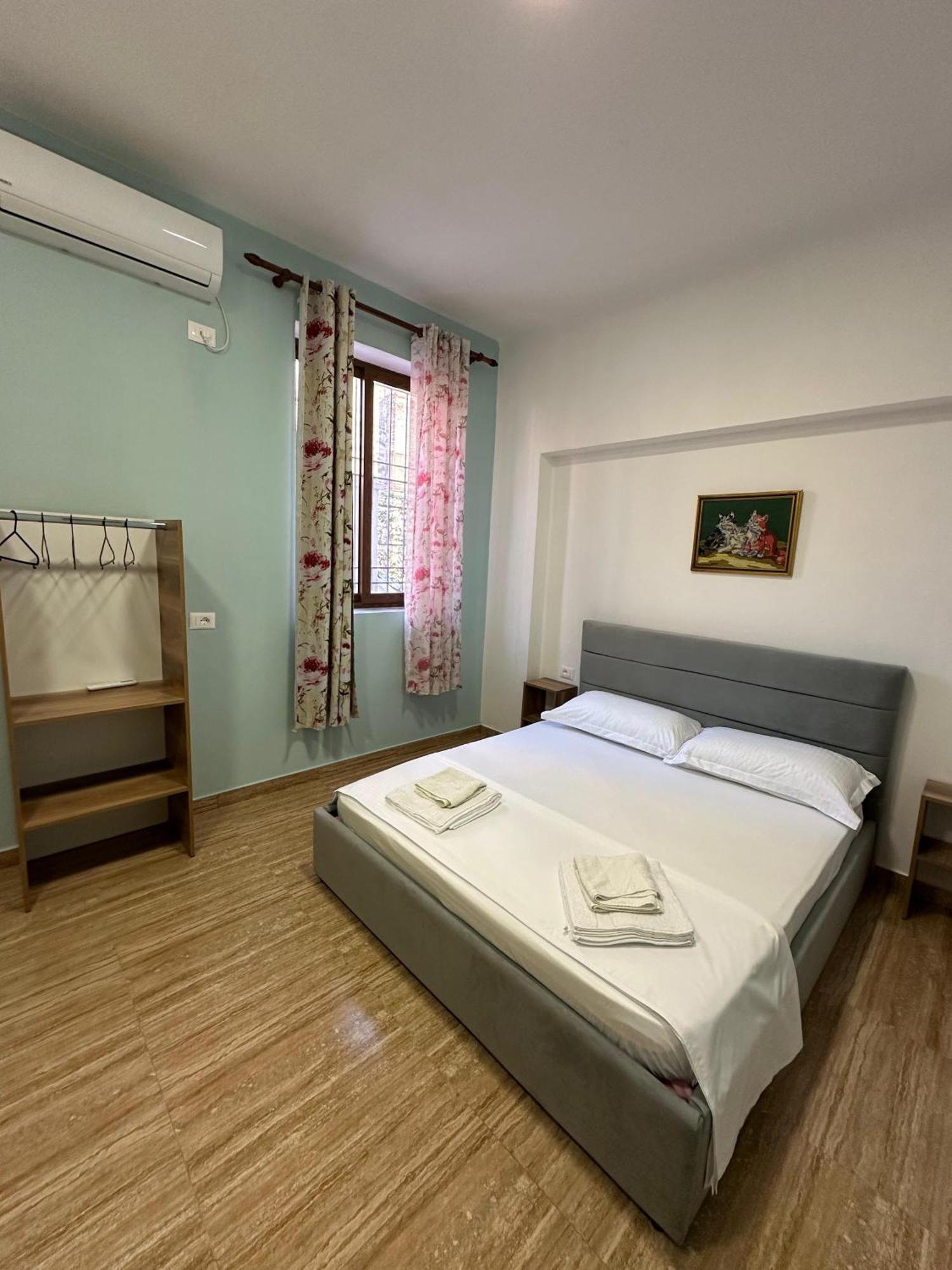 Las Palmas Guesthouse Shkodër Exterior foto